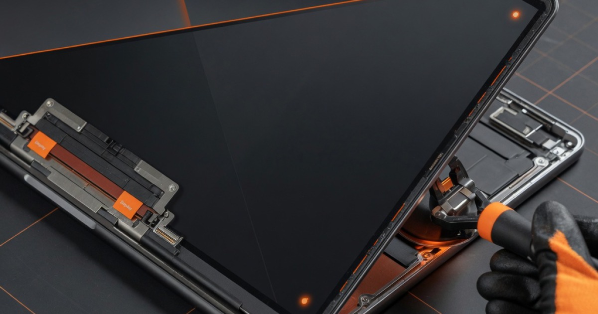เปลี่ยนจอ MacBook 2569 มุมวิเคราะห์อาการจอเสียจากความร้อนสะสมใหม่ในยุค M4